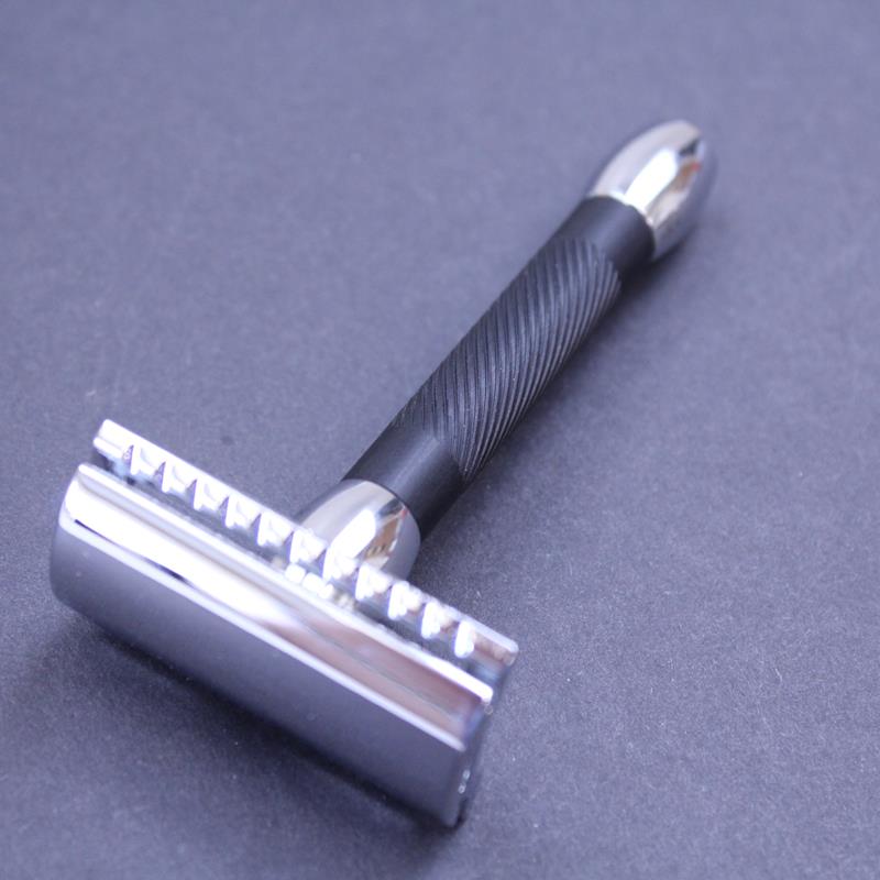 Merkur 30C Black Double Edge Safety Razor - Image 4