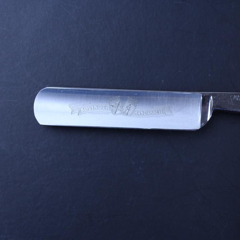 Ralf Aust 5/8 Razor with Contemporary Style Bocote Scales
