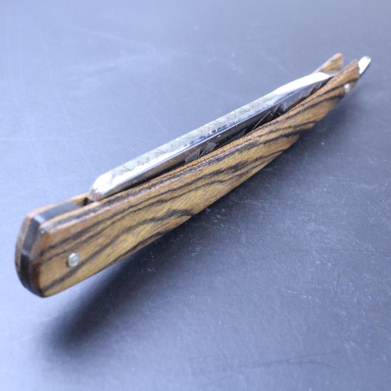 Ralf Aust 5/8 Razor with Contemporary Style Bocote Scales