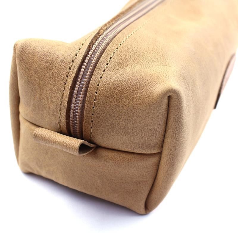 Invisible Edge Tan Calf Leather Wash Bag