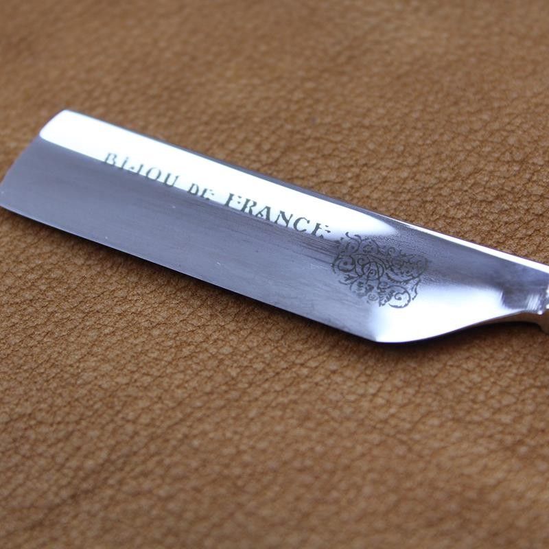 TI 5/8 Razor with Bijou de France Mark and Ram's Horn Scales