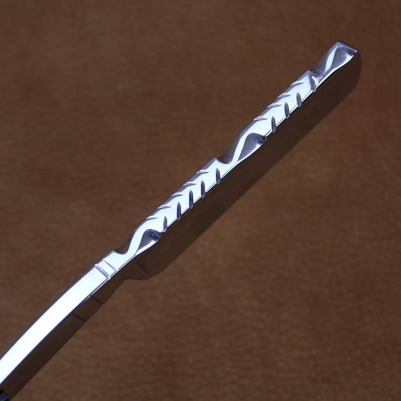 TI 5/8 Wheatfield Spine Ebony Razor