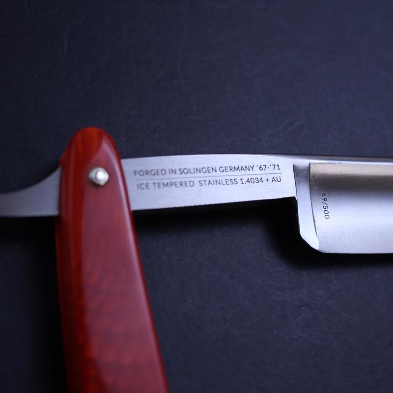 DOVO Limited Edition 6/8 Red Acrylic Facharbeit Razor