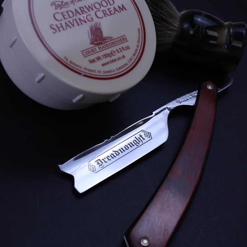 Thiers Issard 7/8 Red Stamina Flower Spine Hook Nose Dreadnought Razor